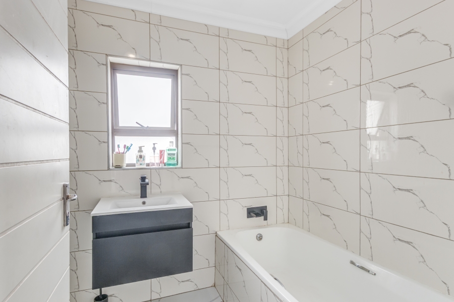 3 Bedroom Property for Sale in Kyalami Hills Gauteng