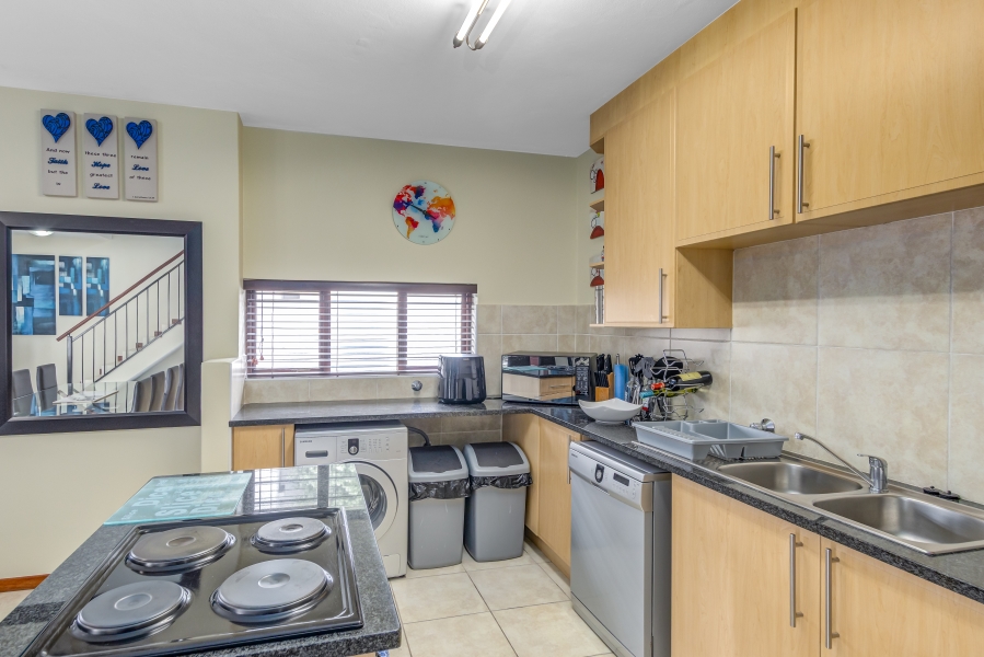 2 Bedroom Property for Sale in Barbeque Downs Gauteng