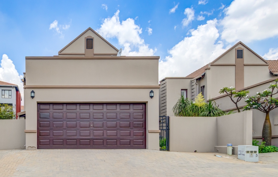 2 Bedroom Property for Sale in Barbeque Downs Gauteng