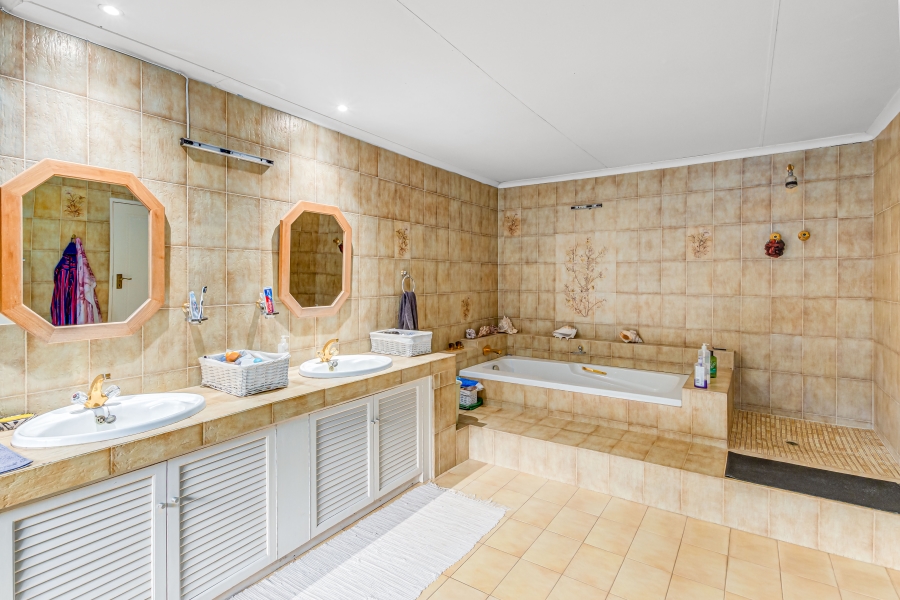 4 Bedroom Property for Sale in Chartwell Gauteng