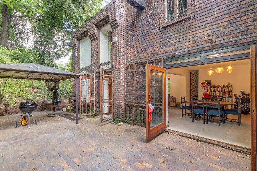 4 Bedroom Property for Sale in Bryanston Gauteng