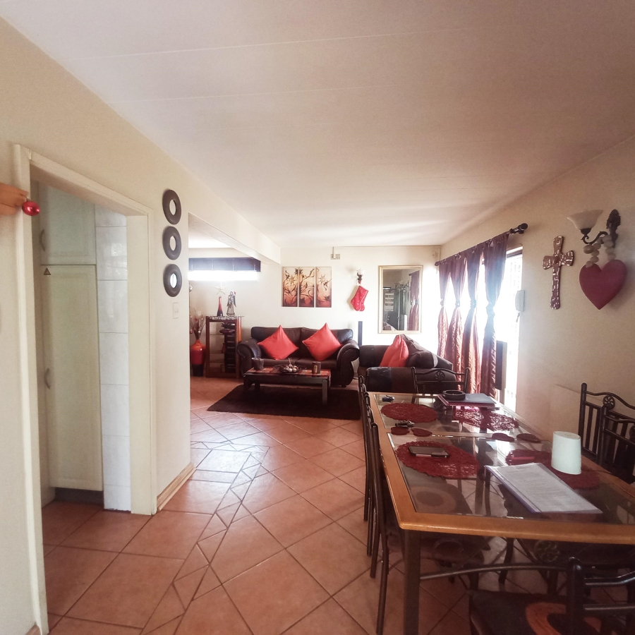 2 Bedroom Property for Sale in Florida Park Gauteng