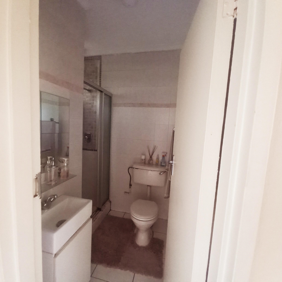 2 Bedroom Property for Sale in Florida Park Gauteng