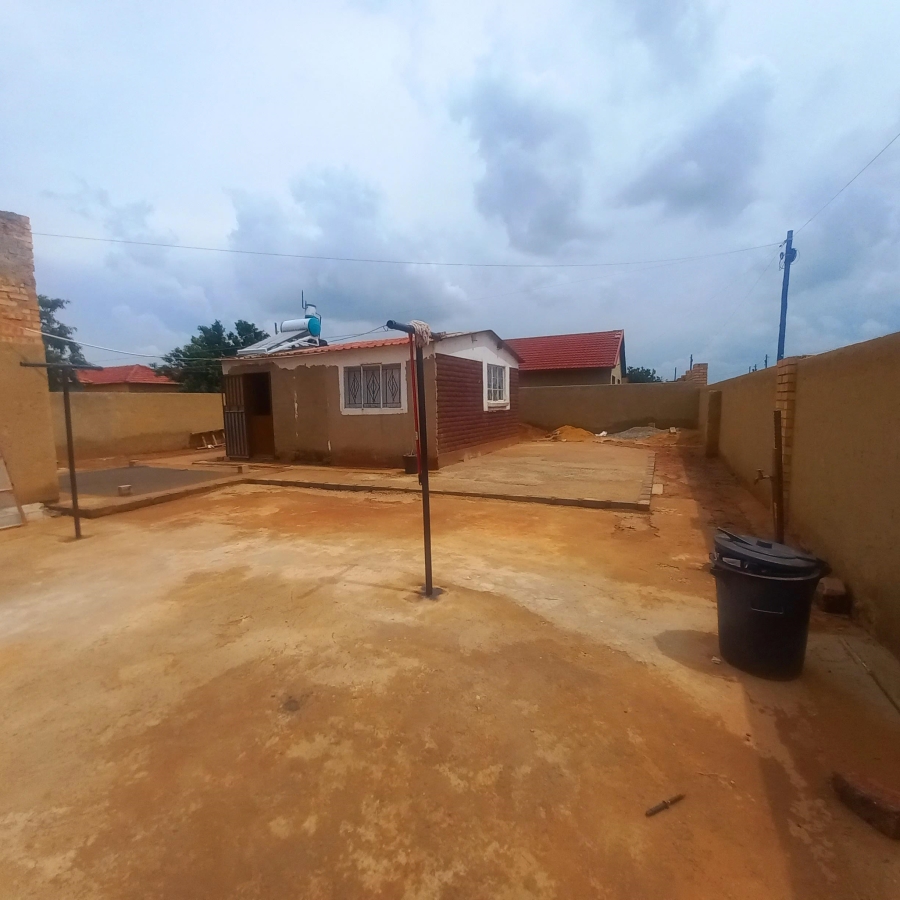 1 Bedroom Property for Sale in Simunye Gauteng