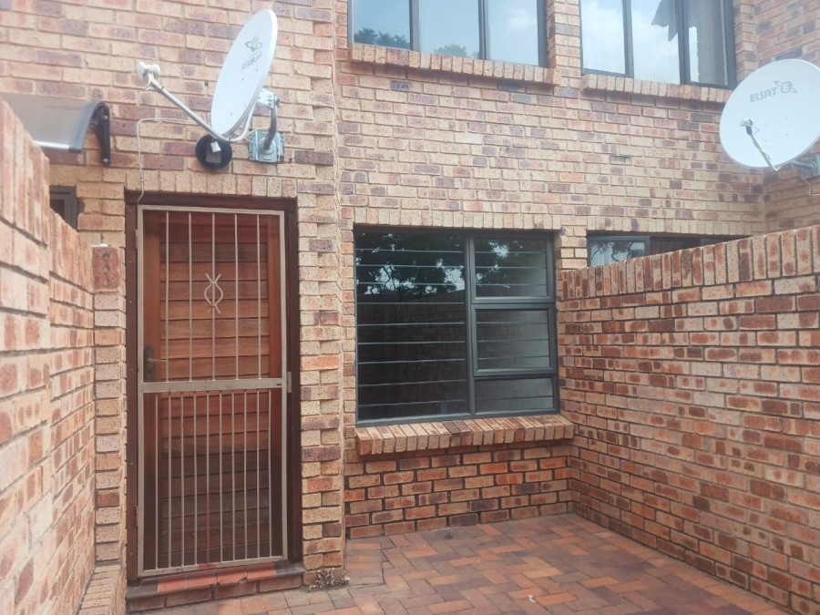 1 Bedroom Property for Sale in Windsor West Gauteng