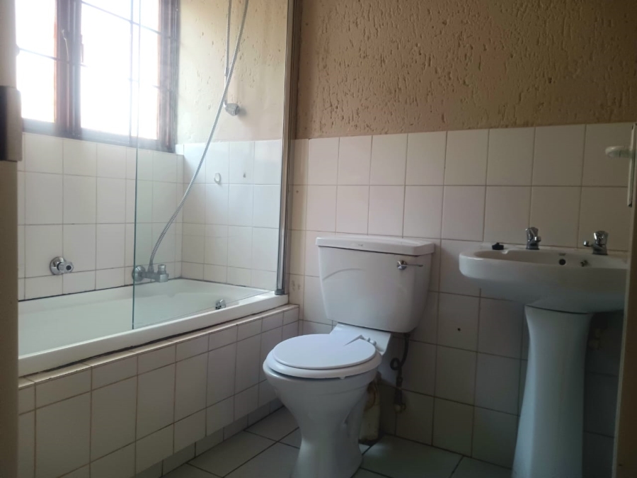 1 Bedroom Property for Sale in Windsor West Gauteng