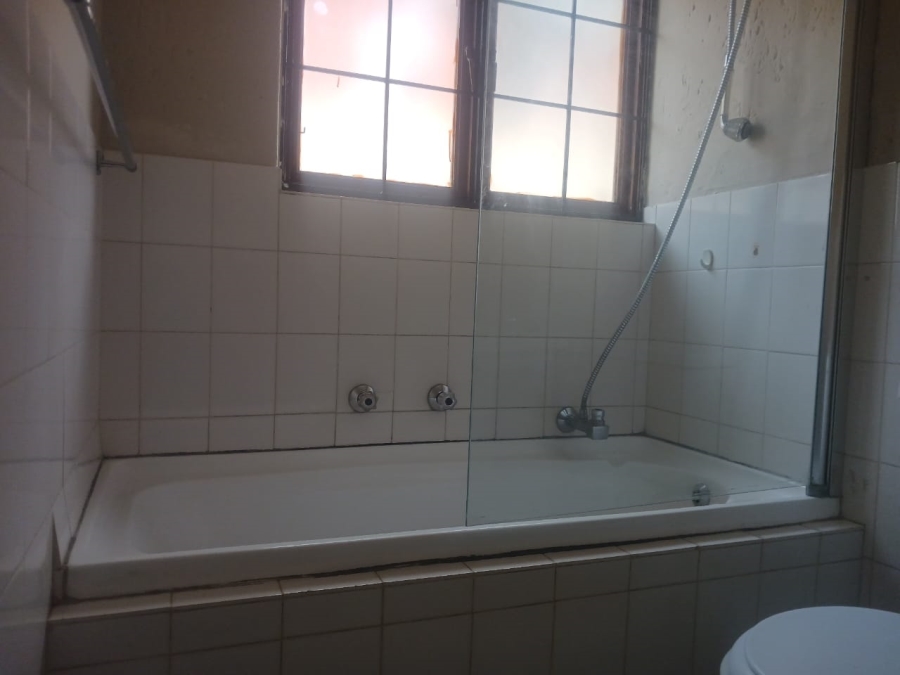 1 Bedroom Property for Sale in Windsor West Gauteng