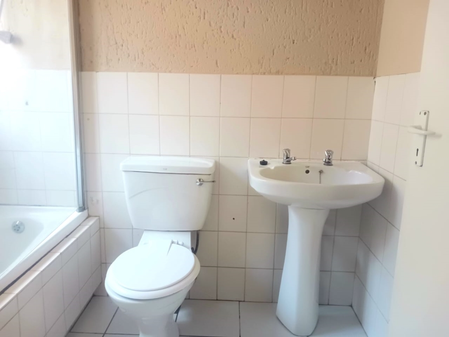 1 Bedroom Property for Sale in Windsor West Gauteng