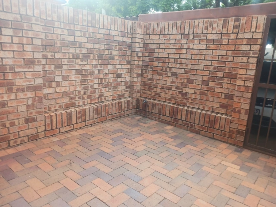 1 Bedroom Property for Sale in Windsor West Gauteng