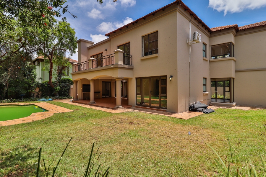 4 Bedroom Property for Sale in Silver Lakes Golf Estate Gauteng