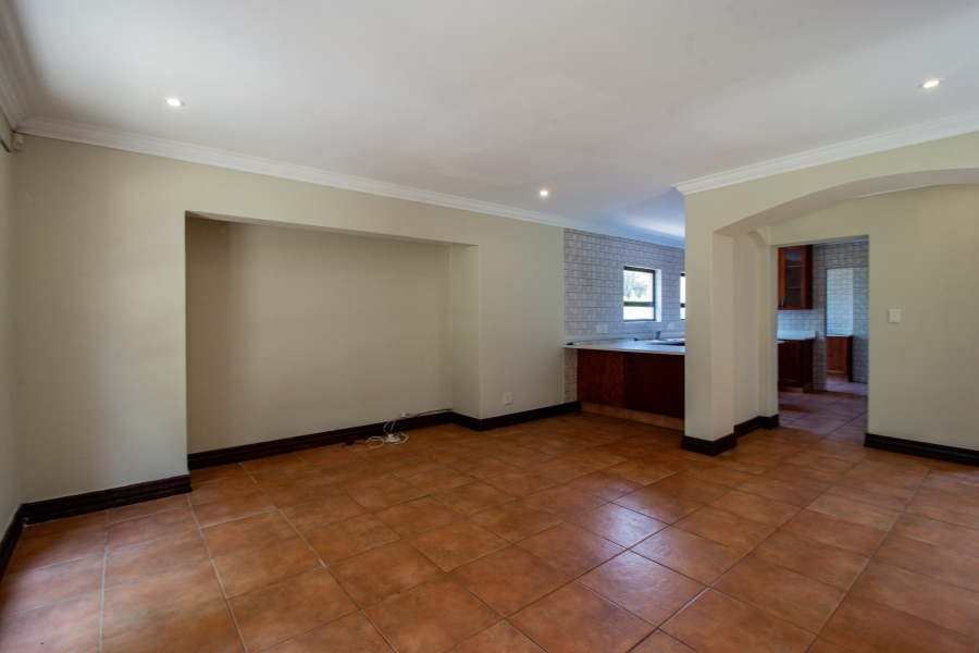 4 Bedroom Property for Sale in Silver Lakes Golf Estate Gauteng