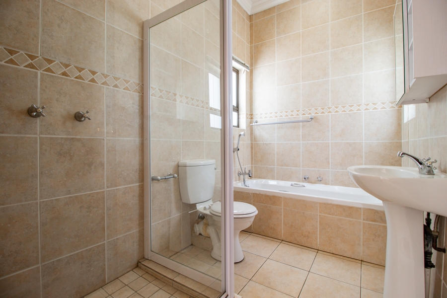 4 Bedroom Property for Sale in Silver Lakes Golf Estate Gauteng