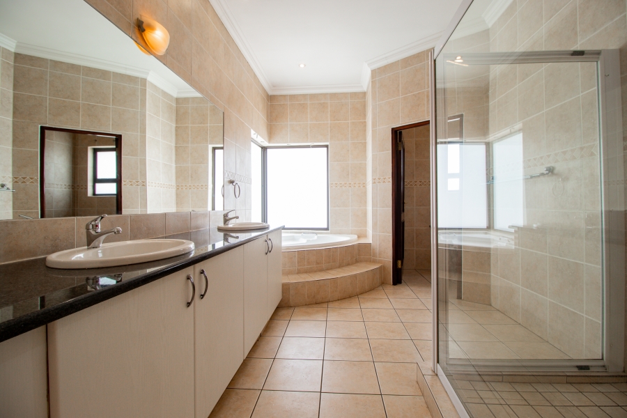 4 Bedroom Property for Sale in Silver Lakes Golf Estate Gauteng