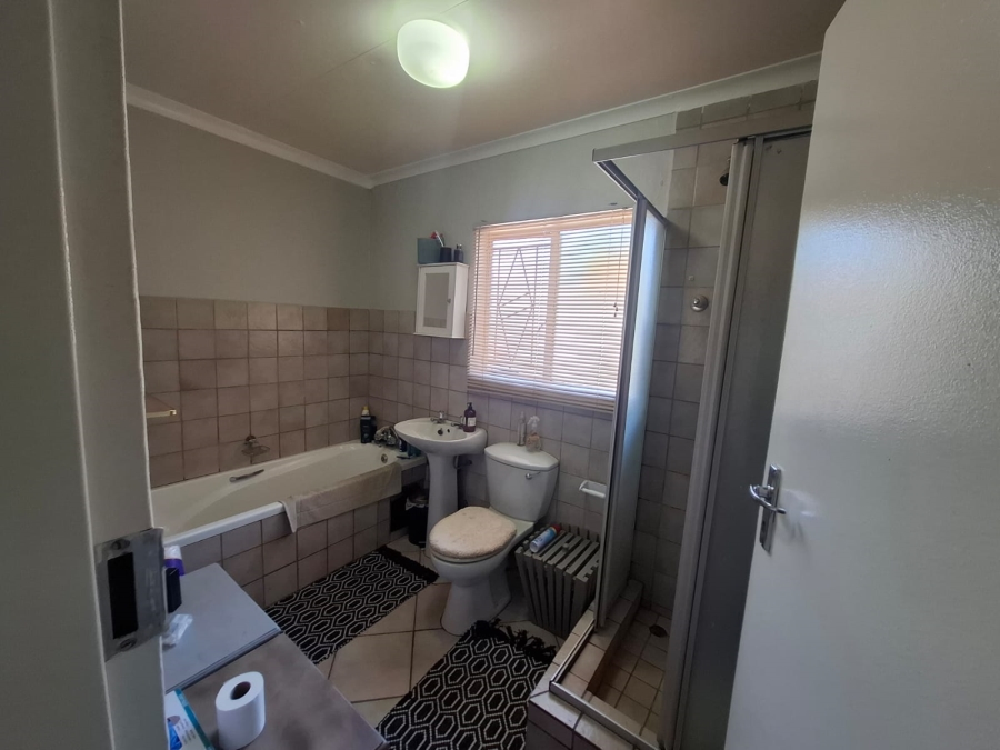 3 Bedroom Property for Sale in Pierre Van Ryneveld Gauteng