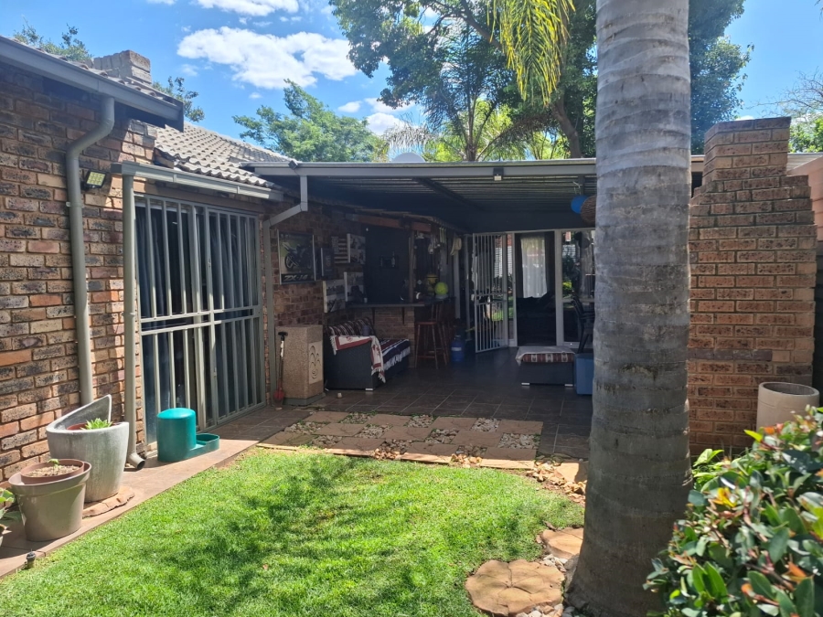 3 Bedroom Property for Sale in Pierre Van Ryneveld Gauteng