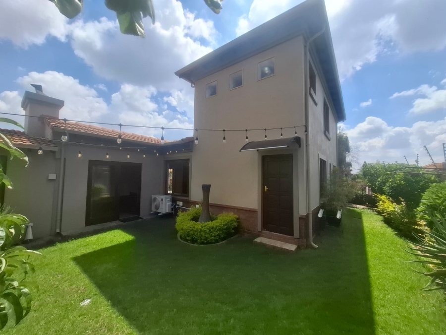 To Let 4 Bedroom Property for Rent in Noordwyk Gauteng