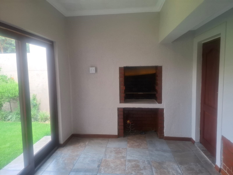 To Let 4 Bedroom Property for Rent in Noordwyk Gauteng