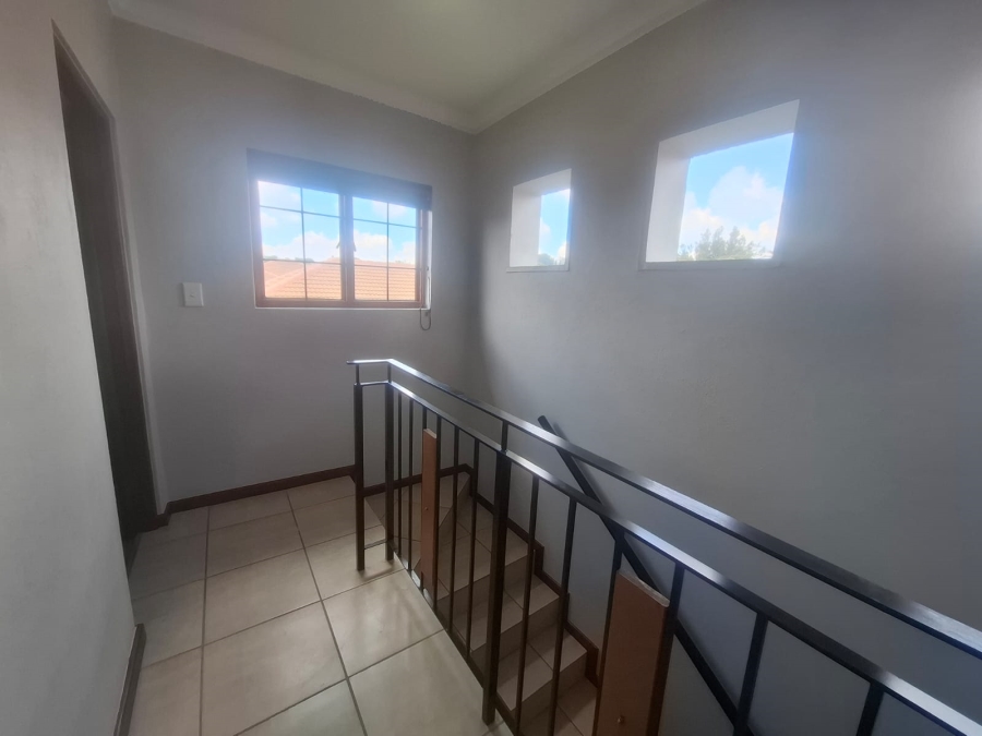To Let 4 Bedroom Property for Rent in Noordwyk Gauteng