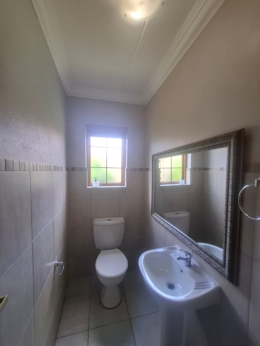 To Let 4 Bedroom Property for Rent in Noordwyk Gauteng