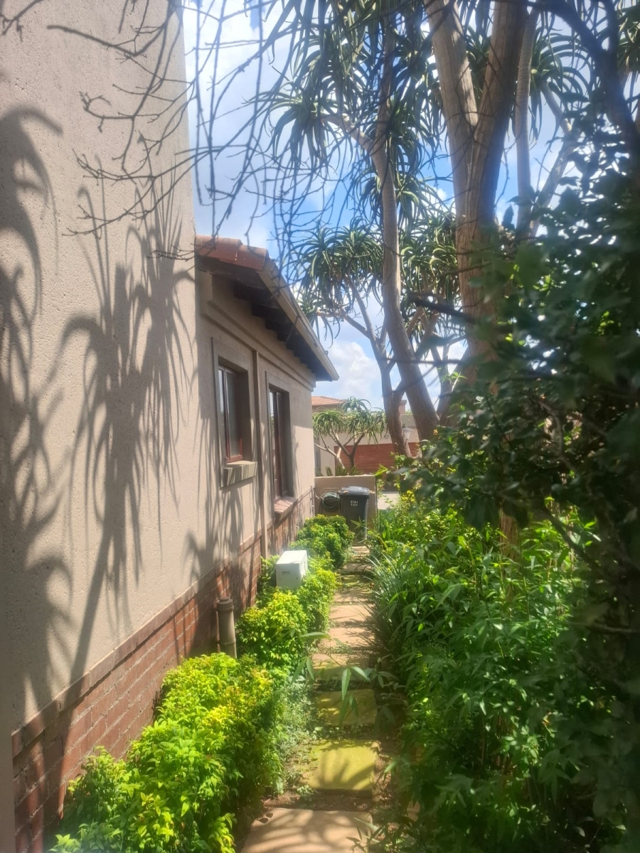 To Let 4 Bedroom Property for Rent in Noordwyk Gauteng