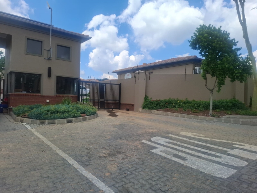 To Let 4 Bedroom Property for Rent in Noordwyk Gauteng