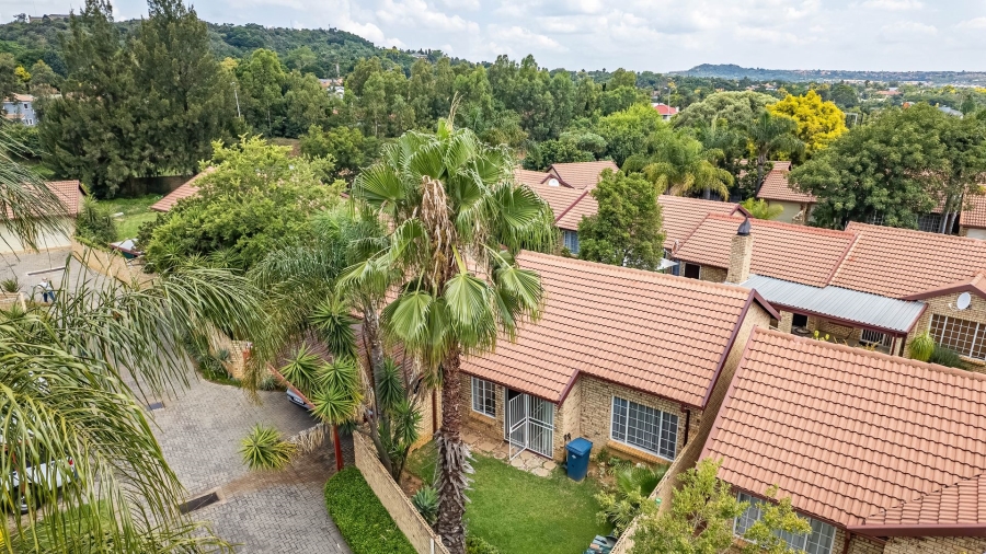 2 Bedroom Property for Sale in Faerie Glen Gauteng