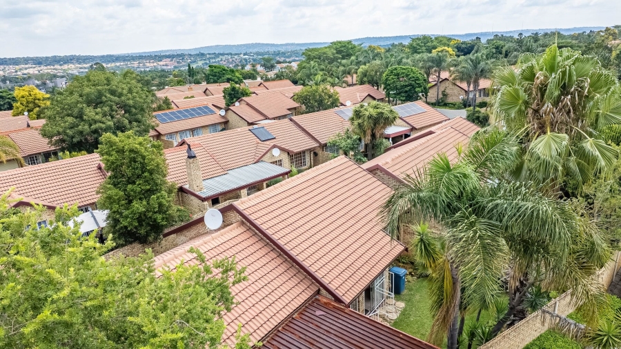 2 Bedroom Property for Sale in Faerie Glen Gauteng