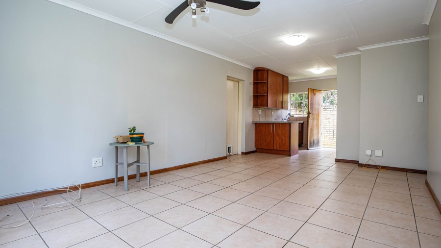 2 Bedroom Property for Sale in Faerie Glen Gauteng