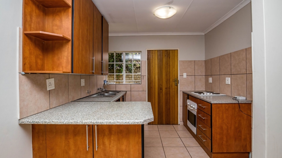 2 Bedroom Property for Sale in Faerie Glen Gauteng