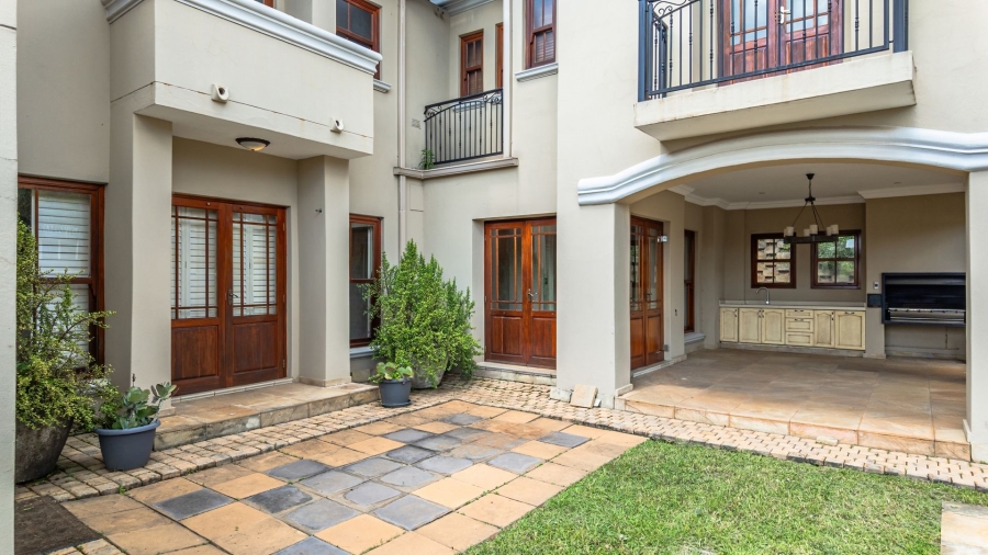 5 Bedroom Property for Sale in Waterkloof Ridge Gauteng