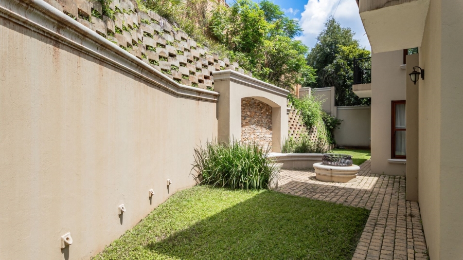 5 Bedroom Property for Sale in Waterkloof Ridge Gauteng