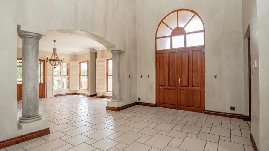 5 Bedroom Property for Sale in Waterkloof Ridge Gauteng