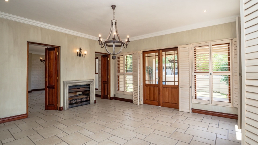 5 Bedroom Property for Sale in Waterkloof Ridge Gauteng