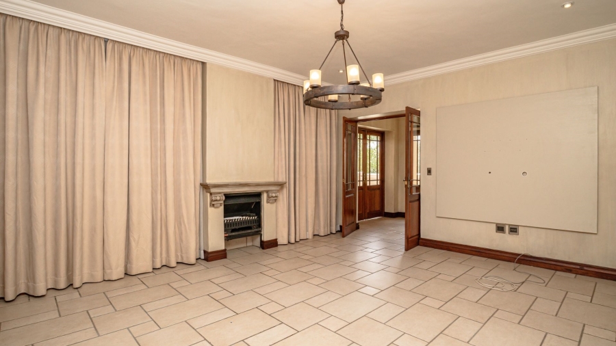 5 Bedroom Property for Sale in Waterkloof Ridge Gauteng