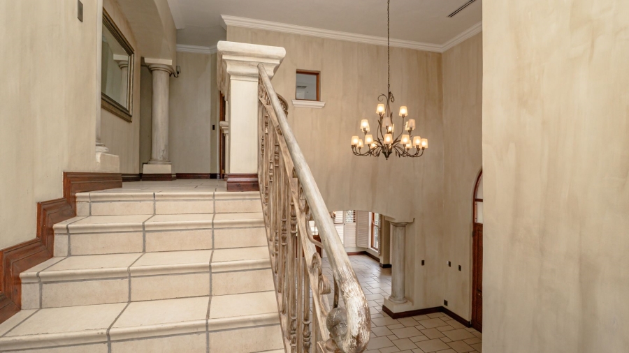 5 Bedroom Property for Sale in Waterkloof Ridge Gauteng