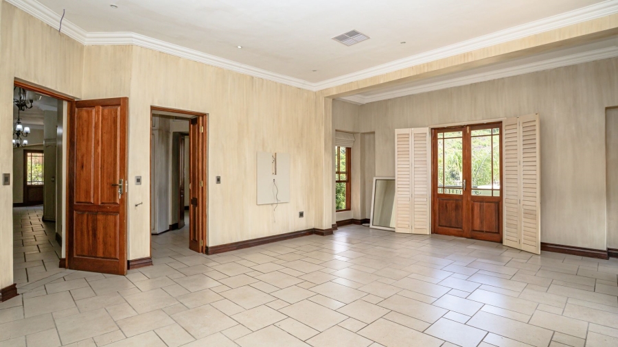 5 Bedroom Property for Sale in Waterkloof Ridge Gauteng