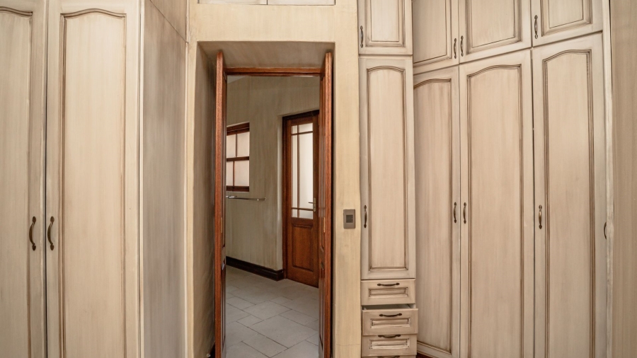 5 Bedroom Property for Sale in Waterkloof Ridge Gauteng