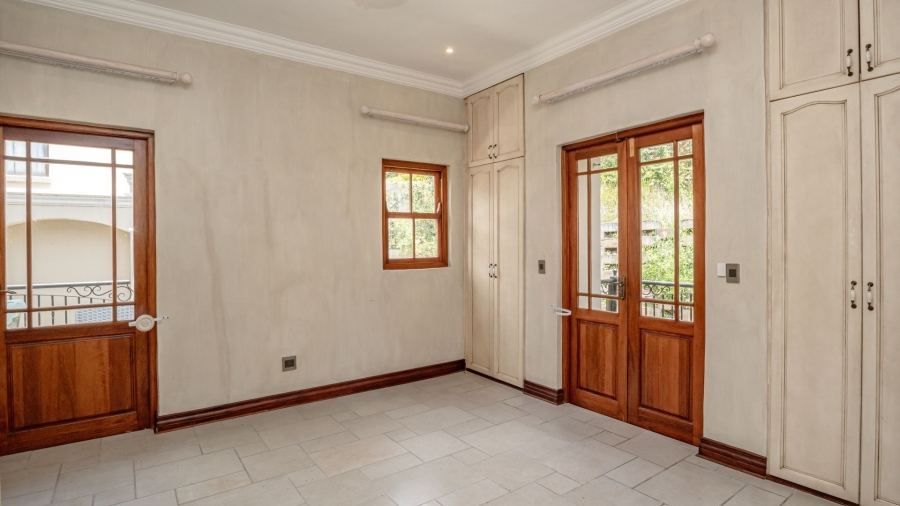 5 Bedroom Property for Sale in Waterkloof Ridge Gauteng