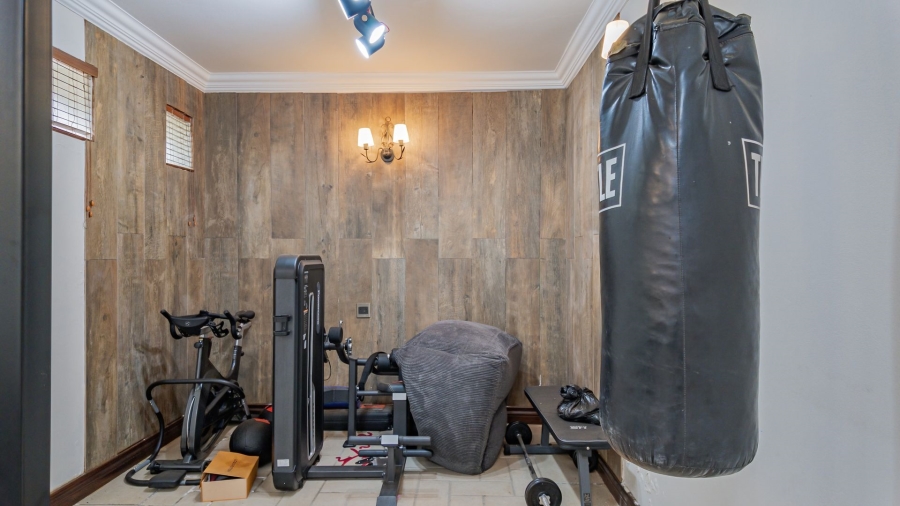 5 Bedroom Property for Sale in Waterkloof Ridge Gauteng