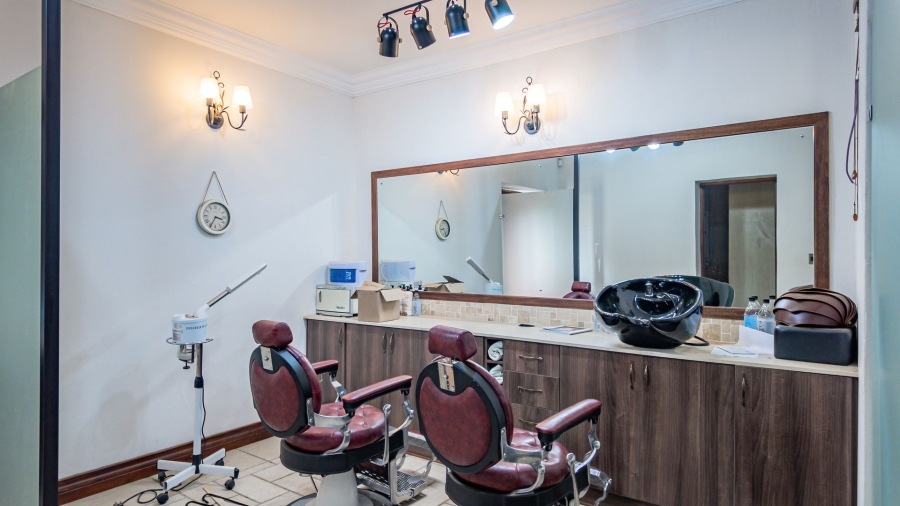 5 Bedroom Property for Sale in Waterkloof Ridge Gauteng