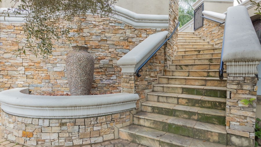 To Let 5 Bedroom Property for Rent in Waterkloof Ridge Gauteng