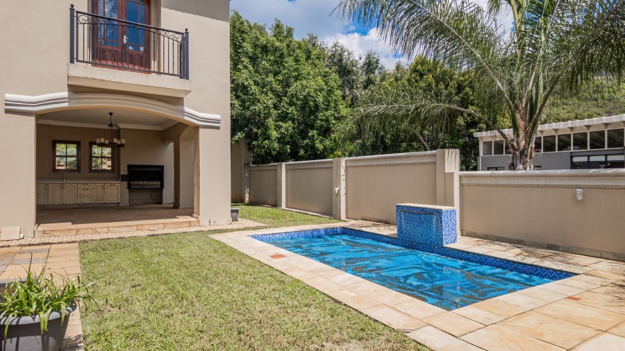 To Let 5 Bedroom Property for Rent in Waterkloof Ridge Gauteng