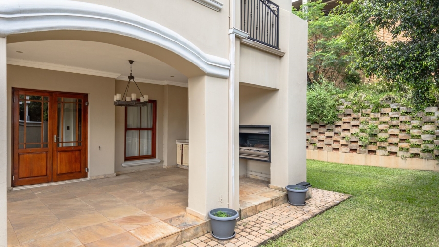To Let 5 Bedroom Property for Rent in Waterkloof Ridge Gauteng