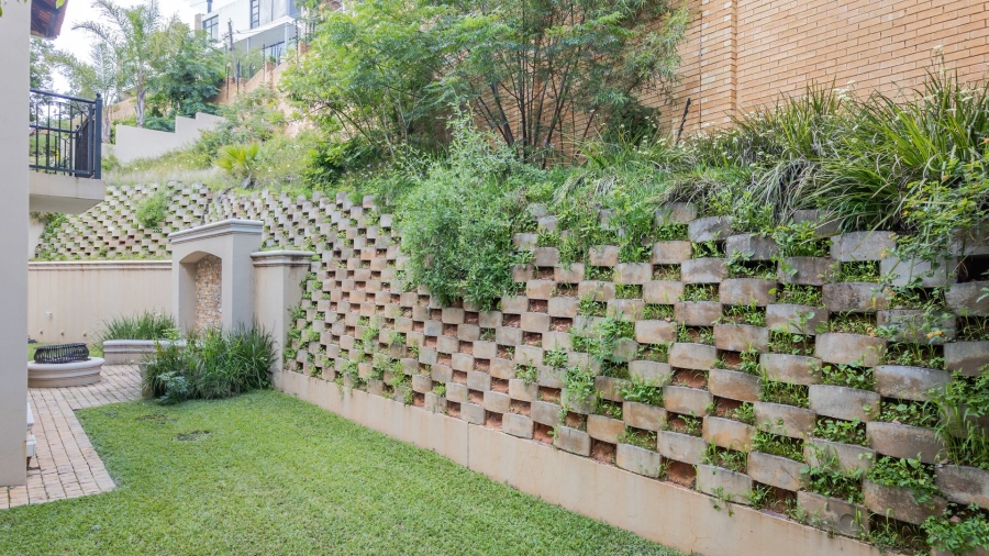 To Let 5 Bedroom Property for Rent in Waterkloof Ridge Gauteng