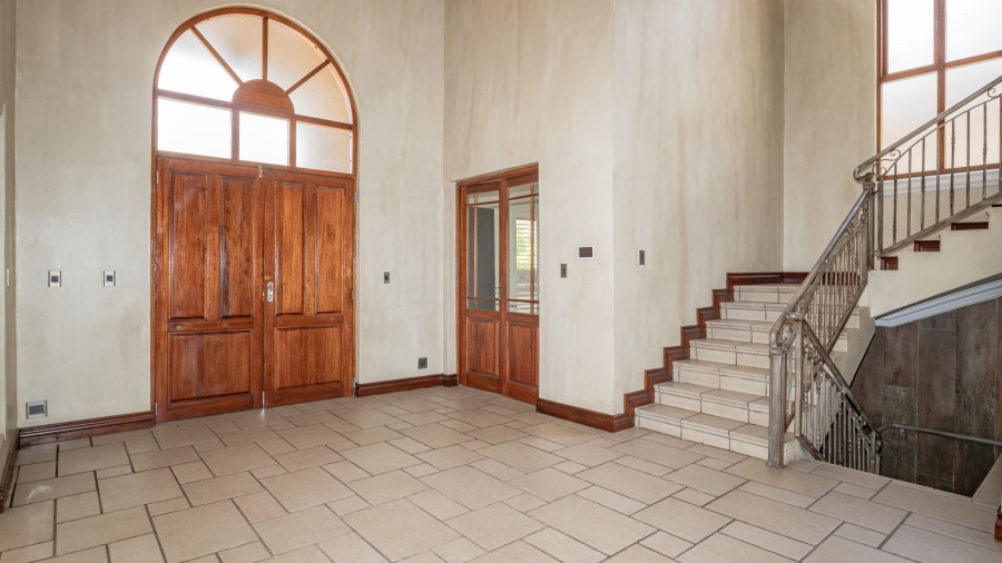 To Let 5 Bedroom Property for Rent in Waterkloof Ridge Gauteng