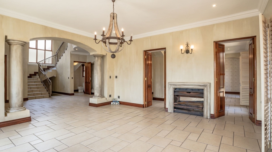 To Let 5 Bedroom Property for Rent in Waterkloof Ridge Gauteng