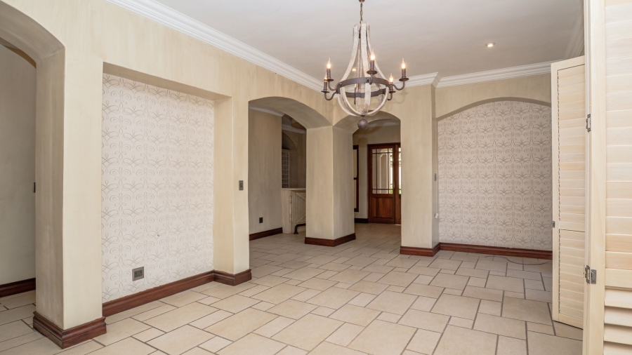 To Let 5 Bedroom Property for Rent in Waterkloof Ridge Gauteng