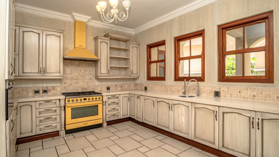 To Let 5 Bedroom Property for Rent in Waterkloof Ridge Gauteng