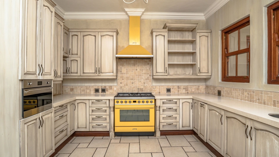 To Let 5 Bedroom Property for Rent in Waterkloof Ridge Gauteng