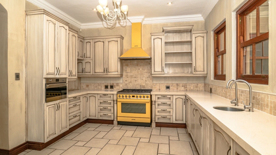 To Let 5 Bedroom Property for Rent in Waterkloof Ridge Gauteng